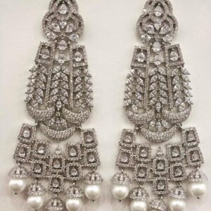 Suhasi Dhami Instagram - Weddings, jewellery, sarees, make up, hair & lots of food sweets and dance is all I did in  this month of feb ..thank you @hpjewelz for the glitters