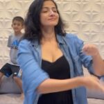 Suhasi Dhami Instagram – Don’t miss my sweet monkey jumping behind ❤️❤️❤️