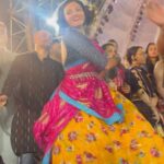 Suhasi Dhami Instagram – My favourite festival with my favourite people 💃💃💃💃#navratri #dance #festivevibes