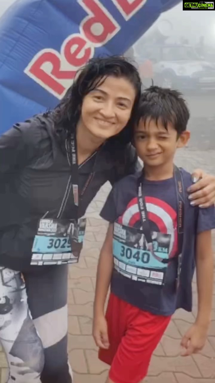 Suhasi Dhami Instagram - An eventful weekend and first marathon with my Chotu 💃💃💃 @sarika_shah @sarikaborad @veerakarishma @mansi.g.s #weekendgetaway #marathon #family #friends