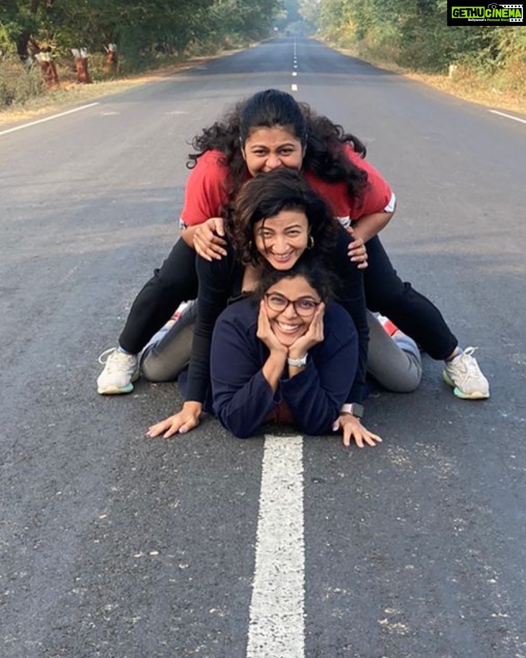 Suhasi Dhami Instagram - Yeah yeah!!!!! Right in the middle of the national highwayyy😳😳😳😳
