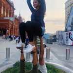 Suhasi Dhami Instagram - Thats how we meditate @jaisheeldhami what say ?!? #jaisheeldhami #suhasidhamifans #suhasidhamifanclub #suhasidhamiadmirer