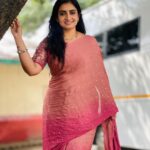 Sujitha Instagram - Hi 👋 all 😊 Few clicks 🙌🏻 Pure chinon saree and blouse Combo @karthika_designer_studio #post #design #saree #new #day #event #pleasant #startup