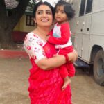 Sujitha Instagram – Workaholic 🤩
Pandian stores vibes with kutty 🥰
Red and white combo
Dhanam saree @ethnicfashion_india

#shop #morning #post #dhanam #love #photo