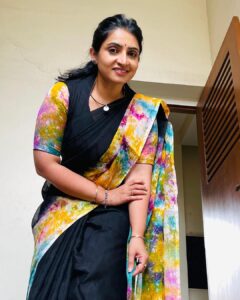 Sujitha Instagram - Me @ home 🖤 Self clicks📸 Beautiful black Lehariya Georgette with Shibhory Dyeing Colour Guarantee @nannapanenis_hub #post #evening #love #saree #insta #time #photo #traditional #home #happy #share #like #instagood #actress #suji #ahop #onlineshopping #insta