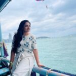 Sujitha Instagram – Beach lovers 🌊🏖️🪂

#love #post #nature #loveyourself #beach #beachlife #thailand #goodvibes #suji #sujitha #kathakelukathakelu #actress #photooftheday #travel #travelphotography #fresh