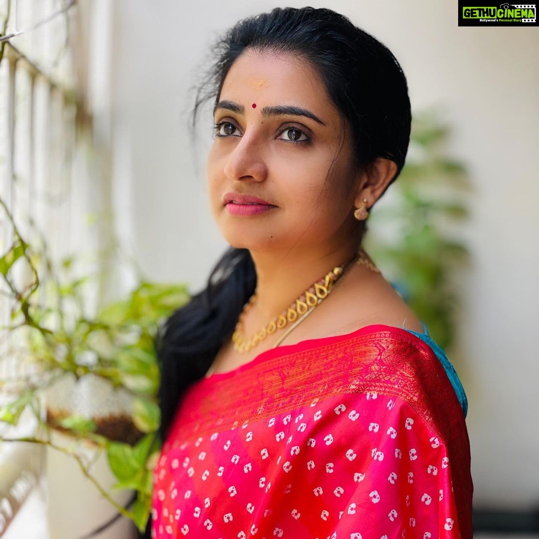 Sujitha Instagram - No smile , no love , no life Keep smiling with love 💕 #eve #love #myself #post #picture #photo #motivation #smile #laugh #happy #good #goodevening #sunday #instagood #time #actress #tollywood #kollywood #mollywood