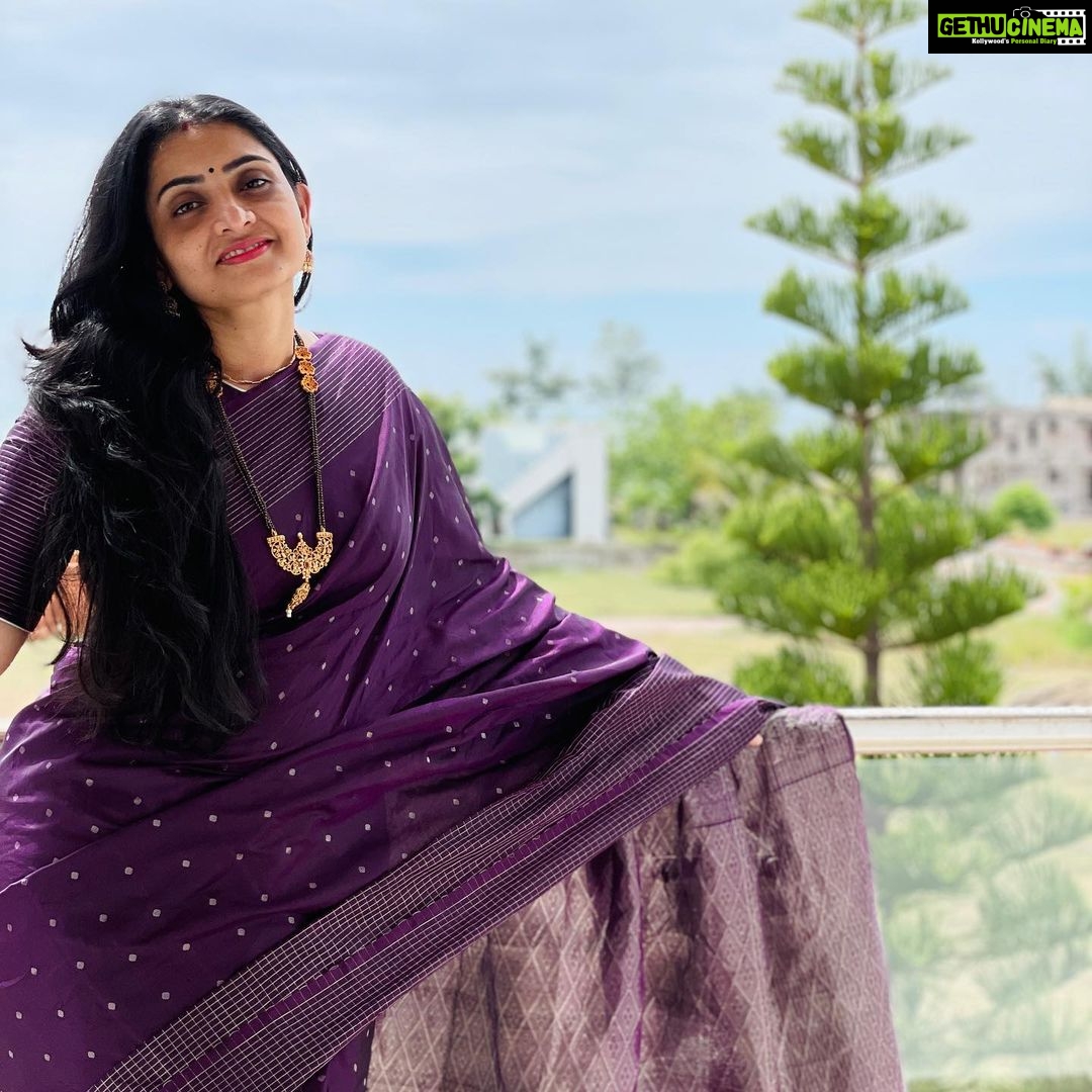 Sujitha Instagram - Yeah π #its time to #celebrate My favourite colour saree @thogaiisilks #festivewear #post #photography #photooftheday #newpost #portraitphotography #celebration #actress #family #festival #festivalfashion