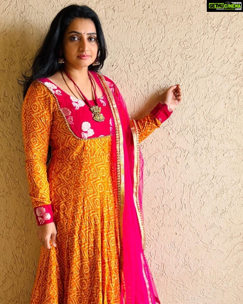 Sujitha Instagram - Dress well but keep it simple #my #style🤞🏻 Outfit designed and stitched @wardrobe.talks Vibrant colours 🤩 Shop your dresses #post #photooftheday #new #instafashion #likes #evening #fresh #attire #confidence #portraitphotography #photography