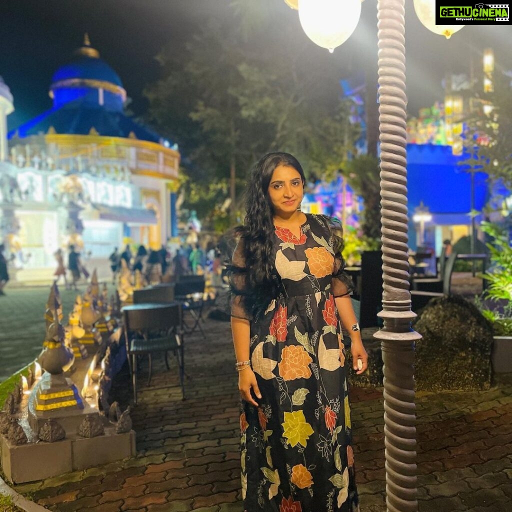 Sujitha Instagram - Fantastic world 🌎 #thailand #world #photography #photooftheday #suji #sujitha #latest #instaphoto #instagram #actress #kollywood #tollywood #explore #travel #pictures #post