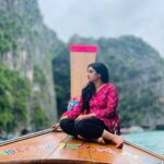 Sujitha Instagram - Nature 🏔🌊🧜‍♀️ Her secret is patience 🥰☺️#phiphilagoon ❤️ #phiphiisland #island #beach #lagoon #nature #love #beauty #photoshoot #photography #photooftheday #instagram #instagood #pose #post #new #fresh #breezy #love #smile #feel #earth #thailand #phuket