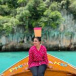 Sujitha Instagram - Nature 🏔🌊🧜‍♀️ Her secret is patience 🥰☺️#phiphilagoon ❤️ #phiphiisland #island #beach #lagoon #nature #love #beauty #photoshoot #photography #photooftheday #instagram #instagood #pose #post #new #fresh #breezy #love #smile #feel #earth #thailand #phuket