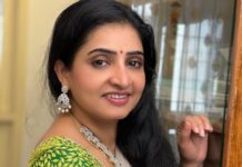 Sujitha Instagram - Smile please 😌 Embroidery 🧵 blouse designs @vastram_theethniccouture for special occasion ☺️ #post #photography #happy #morning #vibes
