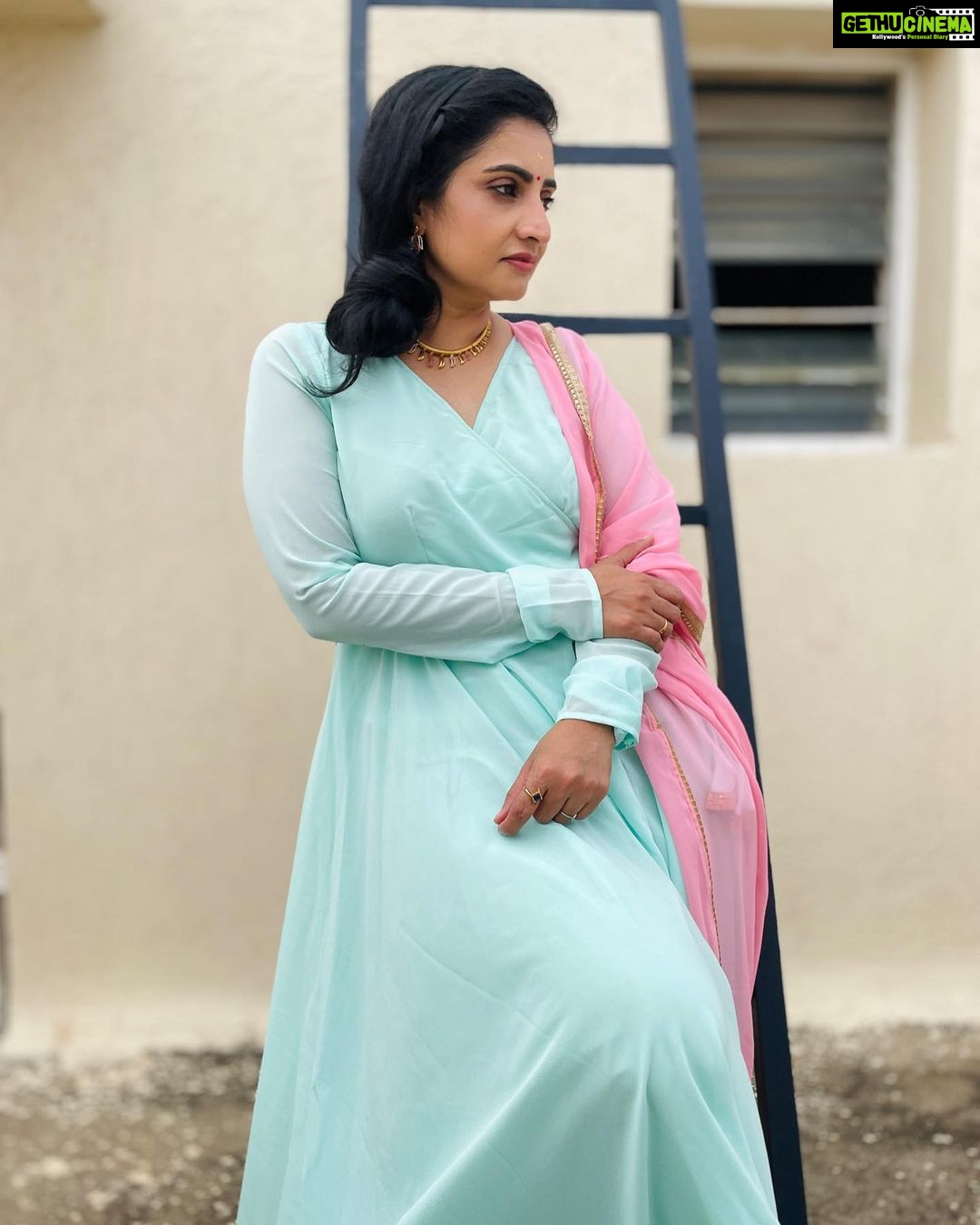Sujitha Instagram - I give what I want as simple as that 🤩 Dress designer @lakshanastudios Jewellery designer @murugan_jewels_covai Pc : self 😂😃 New attire #fresh #morningvibes #post #photo #photooftheday #new #life #newpost #start #wow #suji #actress #attitude #look