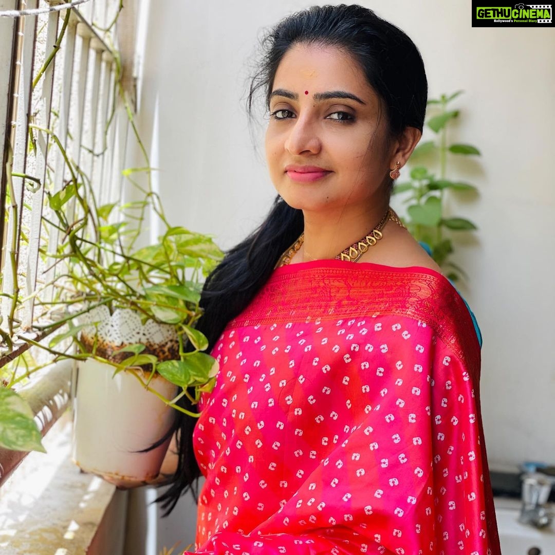 Sujitha Instagram - No smile , no love , no life Keep smiling with love 💕 #eve #love #myself #post #picture #photo #motivation #smile #laugh #happy #good #goodevening #sunday #instagood #time #actress #tollywood #kollywood #mollywood