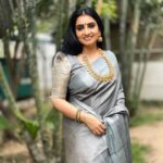 Sujitha Instagram - Every day is an occasion to reinvent yourself 🤞🏻 Elegant saree look 😊@madrassarees Traditional jewellery @murugan_jewels_covai #live #love #believeinyourself #photo #photography #mobilephotography #post #newpost