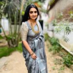 Sujitha Instagram - Every day is an occasion to reinvent yourself 🤞🏻 Elegant saree look 😊@madrassarees Traditional jewellery @murugan_jewels_covai #live #love #believeinyourself #photo #photography #mobilephotography #post #newpost