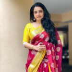Sujitha Instagram – Have a wonderful day 🤗
Saree of my choice , unique collections @ratnamsilkmandir09
