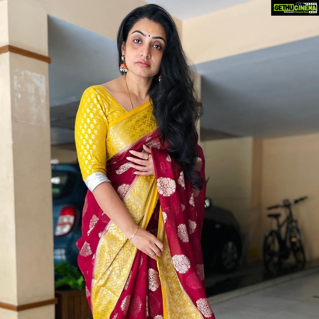 Sujitha Instagram - Have a wonderful day 🤗 Saree of my choice , unique collections @ratnamsilkmandir09