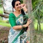 Sujitha Instagram – Dhanam 😍
Love this saree @_sarees_by_thara_ 

 #workmode #spot #photooftheday #outdoors