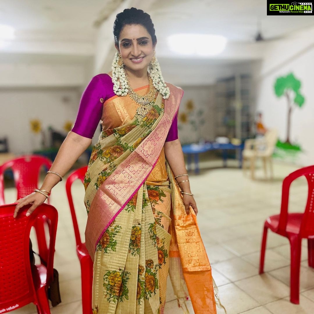 Sujitha Instagram - Event look @trichy Just like a kid inside the class room 😆😎 Beautiful traditional saree collection @sri_collections_3