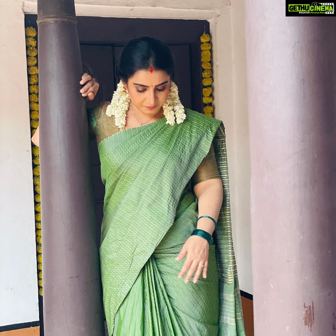 Sujitha Instagram - New new new #photography All mobile clicks 🥰 Got this saree @_dazz_ling_collections_