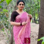 Sujitha Instagram - Work mode as Dhanam 🤩 Location pics Got this beautiful saree @rs_fashionss_
