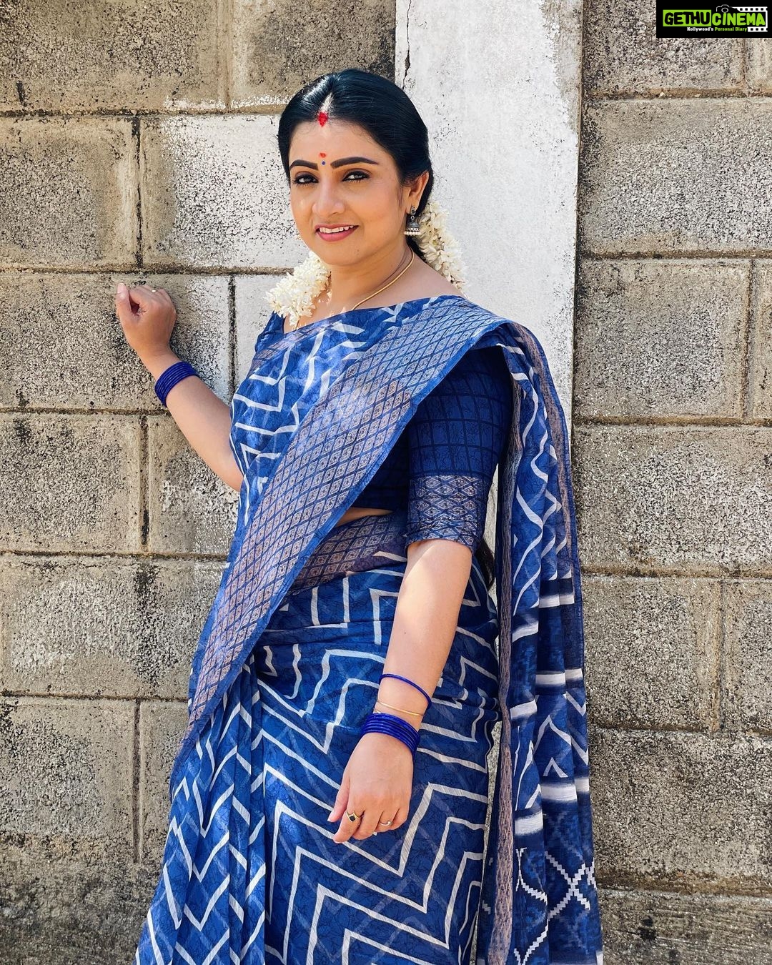 Sujitha Instagram - Laughter 😂 A day without laughter is a day wasted 👌 Dhanam sarees @onlinegits Blouses stitched @nishas_aanaboutique Keep smiling☺️ #laugh #smile #love #saree #actor #post #sunday #instagood #photooftheday #newpost #instagram #morning #actress