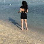 Sukirti Kandpal Instagram - 🌊🍹🥳