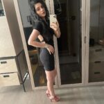 Sukirti Kandpal Instagram - 💋👩🏻‍🦱🐈🐈