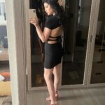 Sukirti Kandpal Instagram - 💋👩🏻‍🦱🐈🐈