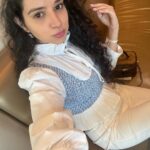 Sukirti Kandpal Instagram - Fasting nahi feasting ho rahi thi @viciousvishal lol that's what I did despite a fast. 👩🏻‍🦱👻