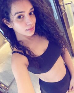 Sukirti Kandpal Instagram - All she wanna do is party all night 😎🤪🐈🌸👩🏻‍🦱