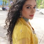 Sukirti Kandpal Instagram - 🌸🌸🌸🌸🌸 Styled by: @ashnaamakhijani Outfit: @elaan_rahul Jewellery: @rubansaccessories Managed by: @triptigoy