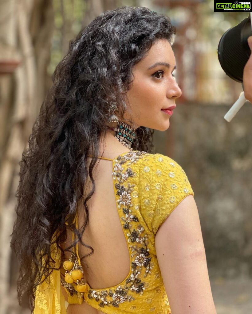 Sukirti Kandpal Instagram - Billo , hoton pe ha ha . So me 🌸👩🏻‍🦱 Styled by @ashnaamakhijani Outfit @elaan_rahul Accessories @rubansaccessories Managed by @triptigoy