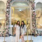 Sukirti Kandpal Instagram - Friends and food. 🌸👩🏻‍🦱👩🏼. ❤️