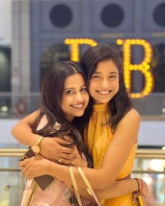 Sumbul Touqeer Khan Instagram - Vaibhaviiiiiii❤️❤️❤️❤️
Happy happy birthday once again❤️❤️