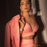 Sumbul Touqeer Khan Instagram - It's all about the peach. . . . . Stylist - @purvabansal5 Assisted by- @shru_0218_ Photographer - @ilmanaazphotography1 Makeup - @makeoverbysejalthakkar Hair - @trevenihairstylist Outfit - @ranbirmukherjeeofficial Location - @fzyfuzionstudio Managed by- @mfluxuniverse @purvabansal5