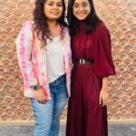 Sumbul Touqeer Khan Instagram - Dancers at a wedding 💃🏼 …. @sumbul_touqeer you are a firecracker 🔥 … Interview coming soon on @realbollywoodhungama … #pathaan #jhoomejopathaan #sumbultouqeer #bigboss #bigboss16 #rjurmin #reel #reeitfeelit #reelkarofeelkaro