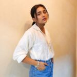 Sumbul Touqeer Khan Instagram - This chapter feels really good⭐️🤍 _________________________ Styled by @rimadidthat Shirt @Houseofreeofficial Mumbai, Maharashtra
