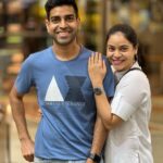 Sumona Chakravarti Instagram - I’ve got your back. You’ve got mine. ♥️ Black sheep ~ White sheep ♾ 🧿🐾 #rakshabandhan #siblinglove
