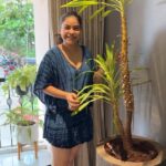 Sumona Chakravarti Instagram – Some things never change, and this is that nostalgic moment. It takes me back to when my love grew for plants and here i am now, reliving that same fond moment 😀🌿☘️
Head to my story which has the link to the full song & recreate a memory that this song reminds you of and use the hashtag #cokestudiobangla
#Ad #RealMagic #cokestudiobangla #paidcollaboration