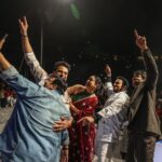 Sumona Chakravarti Instagram – A Big Thank you Toronto for the overwhelming love to us all. It was a delight to perform for you.
♥️🙏🏻💫🍁
Thank u for some of the pictures @simrangill_photography 🙏🏻
Wearing my favourite @suta_bombay
#kapilsharmashow #kapilsharmashowlive #CanadaTour #Canadadiaries First Ontario Centre, Hamilton Ontario Canada