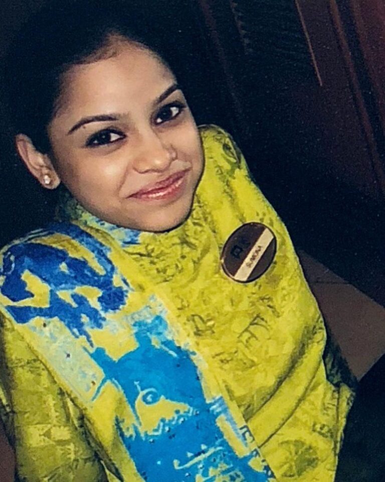 Sumona Chakravarti Instagram - Morning musings- Finally got the chance to have a good breakfast at the coffee shop at the hotel. I spot 2 GRE’s (guest relation executive) walk in. There am thrown back to 18 year old me circa 2006 when i was working at ITC grand central mumbai myself. I was a GRE too. Looking for guests to speak to.. to have a chat with the known guests or get a feedback from the new ones… Present day 2022- ITC Sonar. Am a guest. Gre walks up to me n has a little chat with me… N the Rest is History! Thank you Universe 🙏🏻🧿 Kolkata