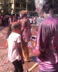 Sumona Chakravarti Instagram - Holi ki kuch yaadein. BC (Before Covid) Never thought I’ll say this but i miss this Holi madness. #myvibe #mytribe ♥️♥️♥️ @nehakhurana5 @anusoru @itsoru @dushysing @nidhikurda @khuranasamir @singh_prerna04 #holi #holifestival #HoliHai