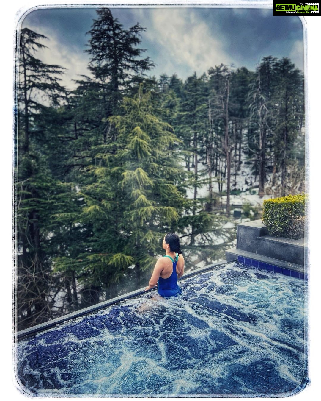 Sumona Chakravarti Instagram - पहाड़ों से बढ़ता प्यार । Part 2 🏔 Mashobra u took my breath away! 💚 Mountains. Snow. Hikes & Sunset in the forest. Cedar & Deodar 🌲 N the miraculous appearance of a 🌈 This picturesque heritage property @wildflowerhall ❣️ . Thank you Universe for letting me witness & experience this beauty! 🧿❤️🙏🏻 . #HimachalDiaries #incredibleindia #gypsysoul #ngtindia #outlooktraveller #desitraveller #wanderlusttravel #indiantourism #travelgram #storiesofindia #indianlandscape #cnntravellerindia #shotoniohone