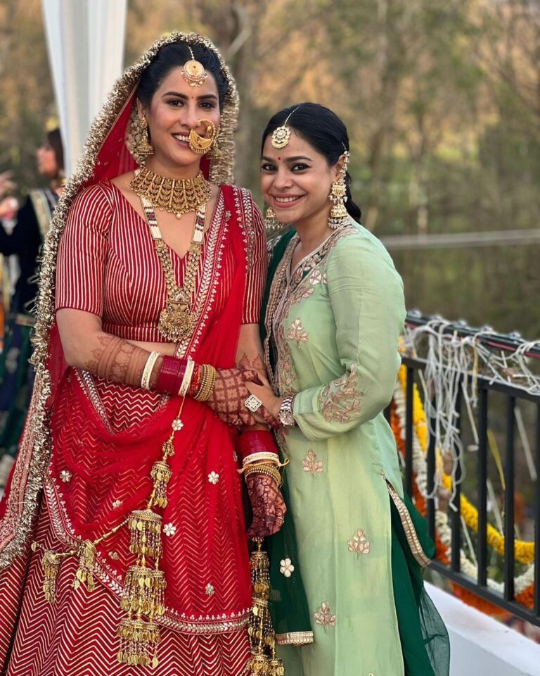 Sumona Chakravarti Instagram - Love is Stronger than you imagine. Keep fighting for this magical feeling. Couldn’t be happier for the two of u. Congratulations Mentals. Mr & Mrs, finally! 🧿 I love u @vikrantmassey @sheetalthakur ♥️♥️♥️ Officially my choti bahu now 🥰 Shahtalai, Distt. Bilaspur, HP