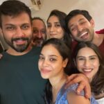 Sumona Chakravarti Instagram - Ho Ho Ho 🎄🎅🏼 with the favourites ♥️ Because Christmas lunch is incomplete without the cake… Thank u @bakerandmom for the delectable xmas desserts! Sorry i couldn’t wait for the 📸 before digging into it 😬 ⭐️ N that Christmas Lunch is the best ive ever had. Thank u bawarchi. I love you ♥️🤗♥️ #christmas2021 #christmasphotodump #mytribemyvibe