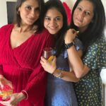 Sumona Chakravarti Instagram - Ho Ho Ho 🎄🎅🏼 with the favourites ♥️ Because Christmas lunch is incomplete without the cake… Thank u @bakerandmom for the delectable xmas desserts! Sorry i couldn’t wait for the 📸 before digging into it 😬 ⭐️ N that Christmas Lunch is the best ive ever had. Thank u bawarchi. I love you ♥️🤗♥️ #christmas2021 #christmasphotodump #mytribemyvibe