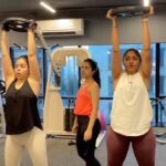 Sumona Chakravarti Instagram - @sumonachakravarti @heerpatel524 Working out at 6AM every morning 🔥🙏 #legworkout #legroutine #fullbodyworkout #hiitworkout #glutes #lowerbodyworkout #upperbodyworkout #squat #bootybands #bootygain #workoutroutine #workouttips #trendingreels #india #indiafitness #mumbaifitness #indiangirls #formcheck #indianblogger #fitnessblogger #indianfitnessblogger #fyp #explore #mumbai